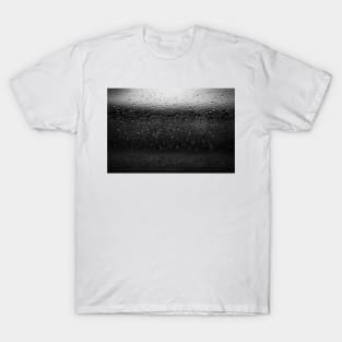 Focus play - Shades of grey on a rainy day T-Shirt